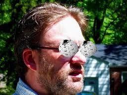 Le monde à travers d'étranges lunettes